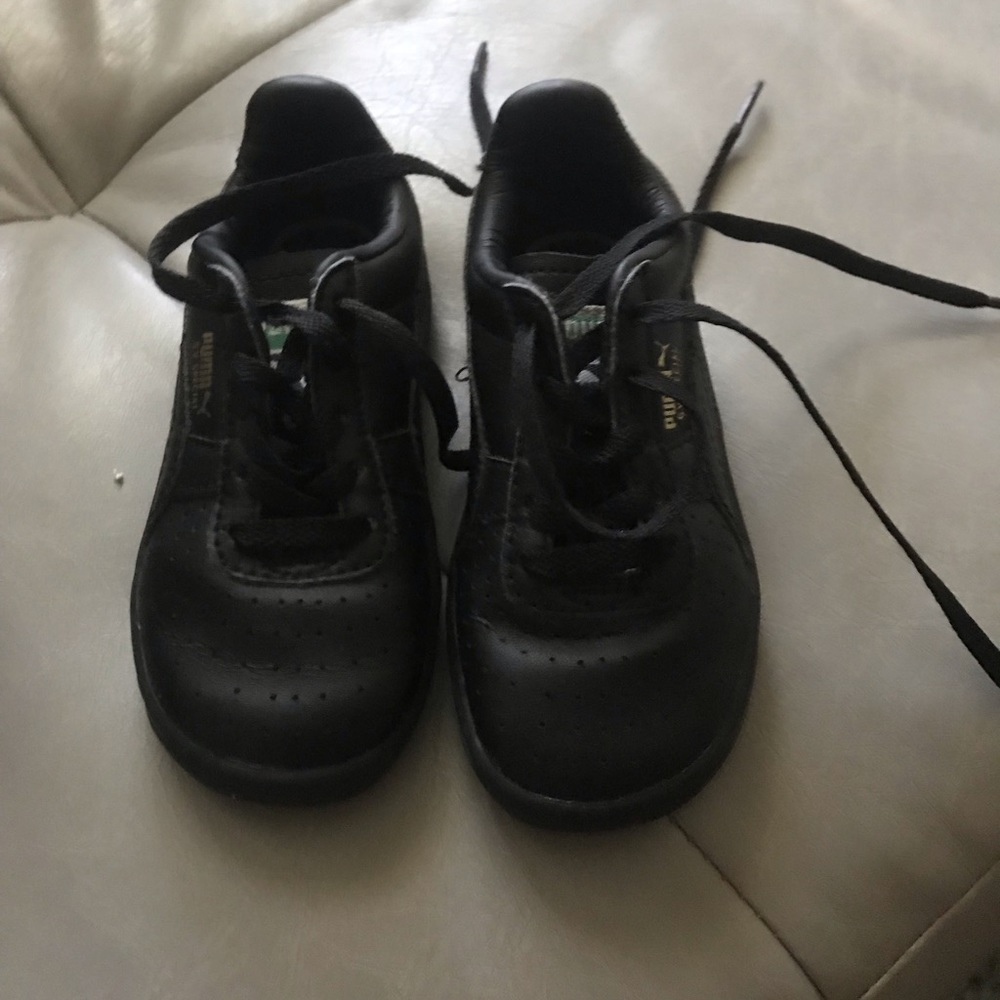Puma size 8 sneakers